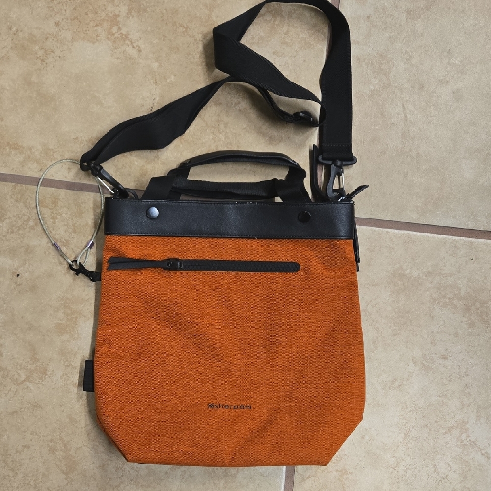 Sherpani Orange and Black Messenger Bag